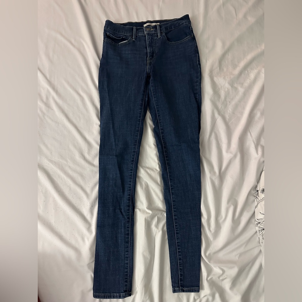 Levi’s 312 Shaping Slim Jeans